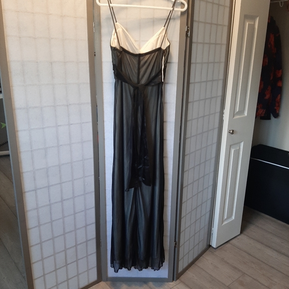 Ball gown - Picture 2 of 2